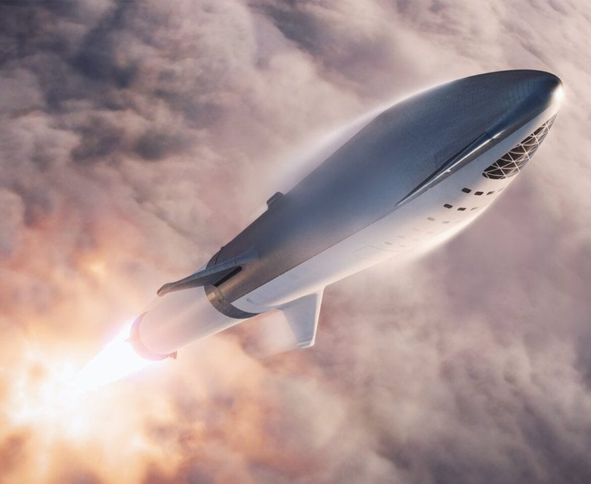 Big Falcon Rocket med oppdatert design og artistonauter til månen